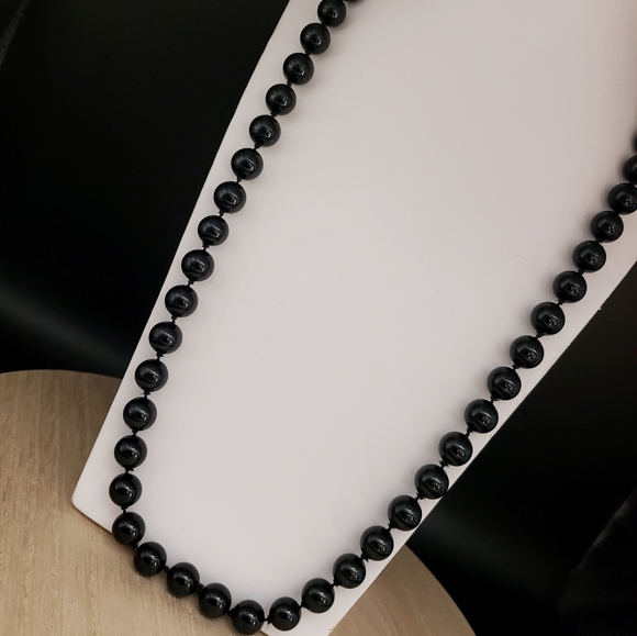 Black Glass Round Beaded Necklace - Picture 2 of 6